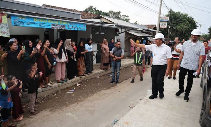 Pj Gubernur Banten Al Muktabar Tinjau Ruas Jalan Cibadak – Padasuka