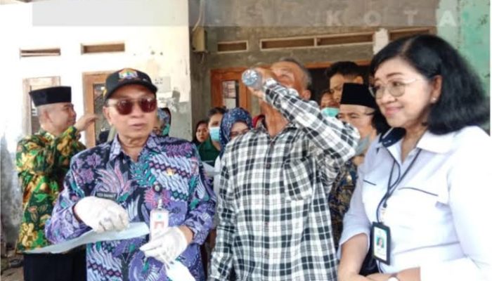 Pj Walikota Kunjungi Warga Yang Terkena Kusta di Kampung Peranan