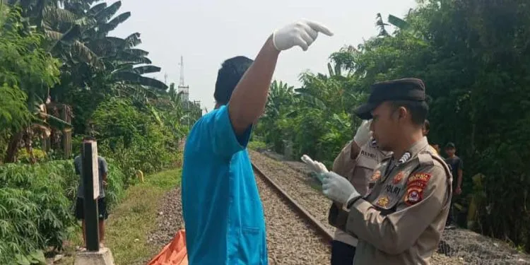 Pengendara Motor Terobos Palang Pintu Kereta Api, Satu Tewas, Satu Luka Berat