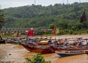 Nelayan di Lebak Libur Melaut di Karenakan Gelombang Tinggi