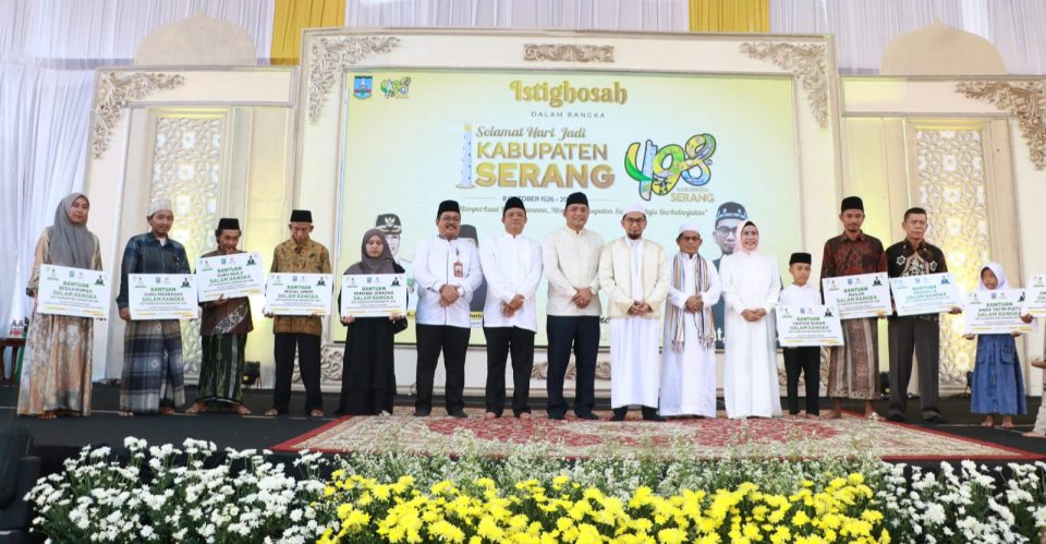 Warga Kabupaten Serang Hadiri Istighosah HUT ke-49 yang Dihadiri Ustadz Adi Hidayat