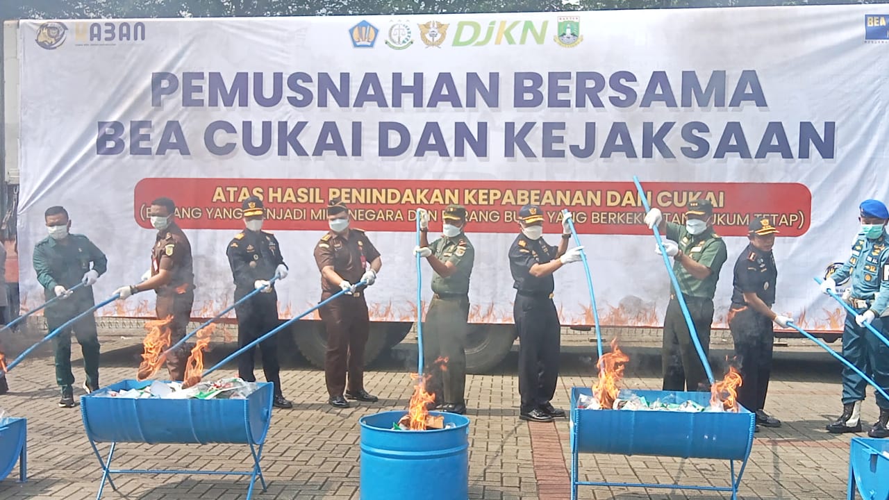 Bea Cukai Banten Musnahkan Barang Hasil Penindakan Kepabean dan Cukai Senilai 52,1 Miliar