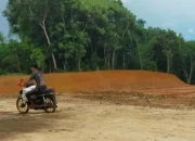 Pj Bupati Lebak Menjelaskan Tujuan Pembangunan TPST Regional Cileles Yang Ditolak Masyarakat