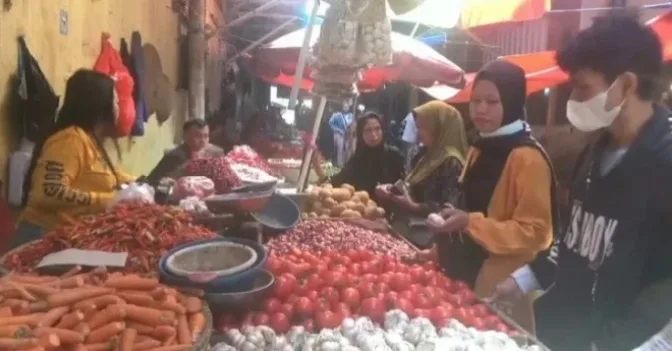 Menjelang Nataru, Harga Bumbu Dapur di Pasar Tradisional Rangkasbitung Mengalami Kenaikan