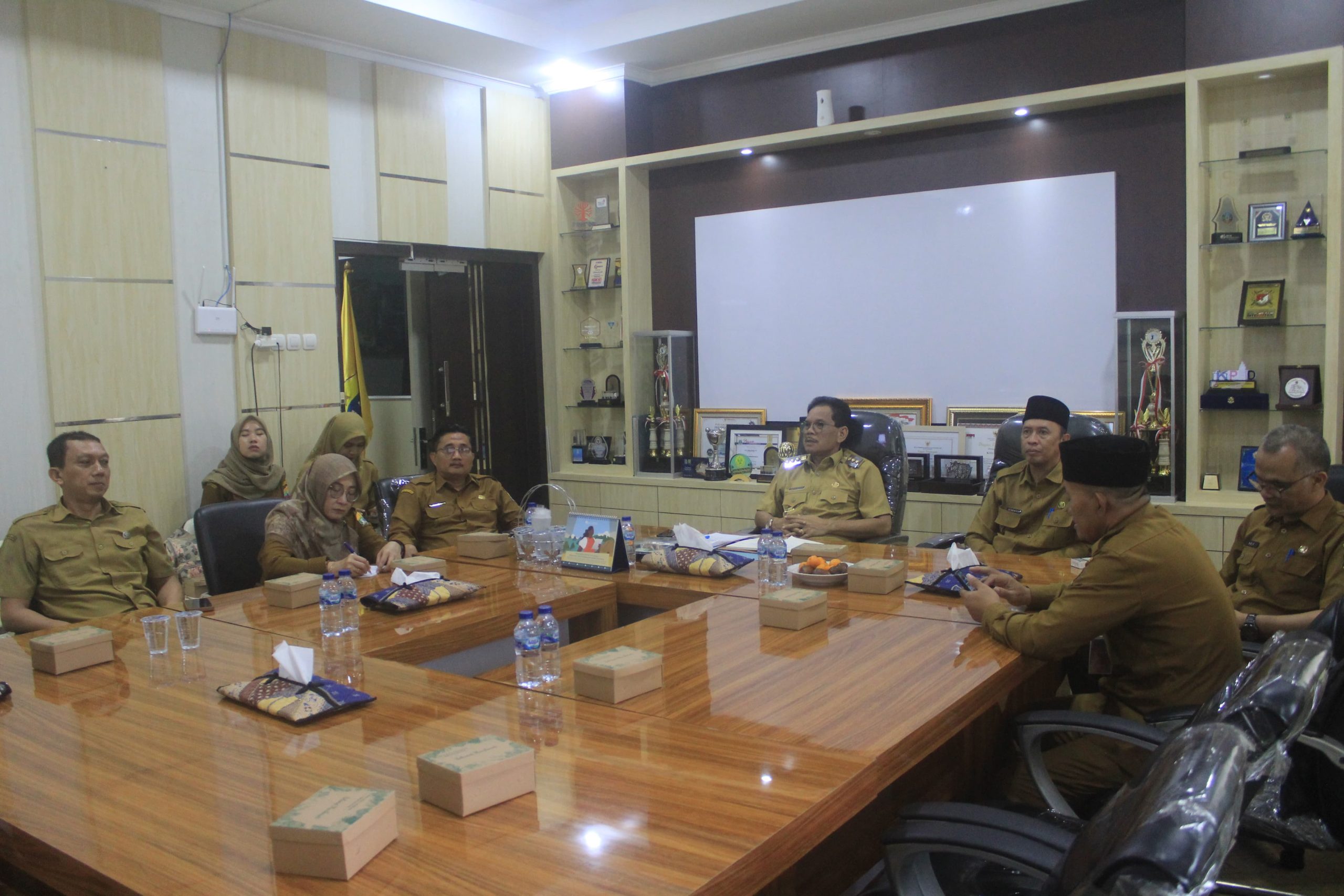 Pj Wali Kota Serang Beserta Jajaran Hadiri Rakor Inflasi dan Sosialisasi Kebijakan UMP 2025