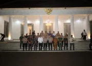 Kapolda Banten Bersama Gubernur Banten Laksanakan Patroli Malam Tahun Baru