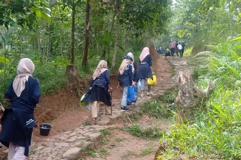 Pemukiman Badui Dipadati Wisatawan Domestik
