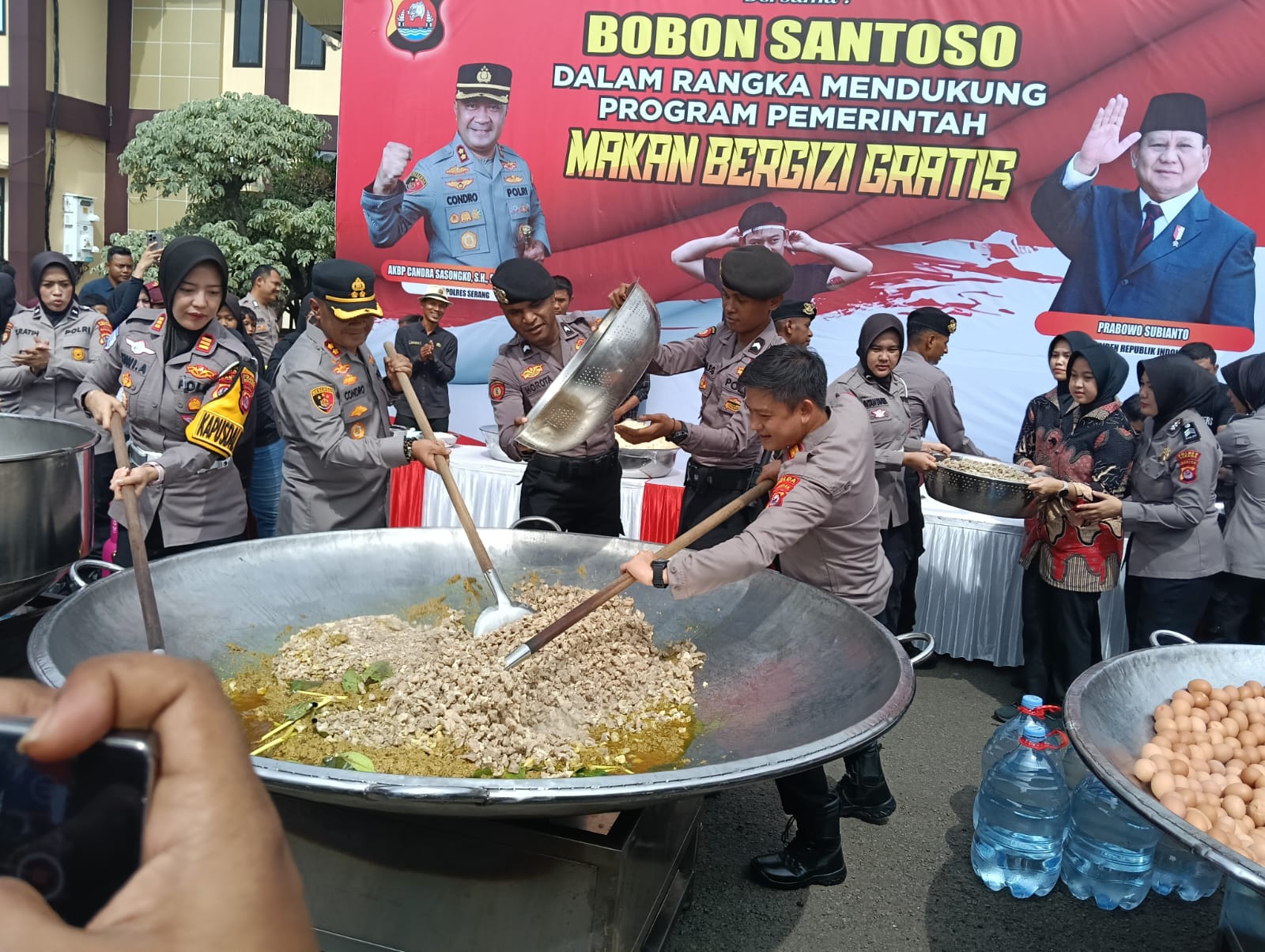 Polres Serang Gelar Masak Besar Untuk Dukung Program Makan Bergizi Gratis
