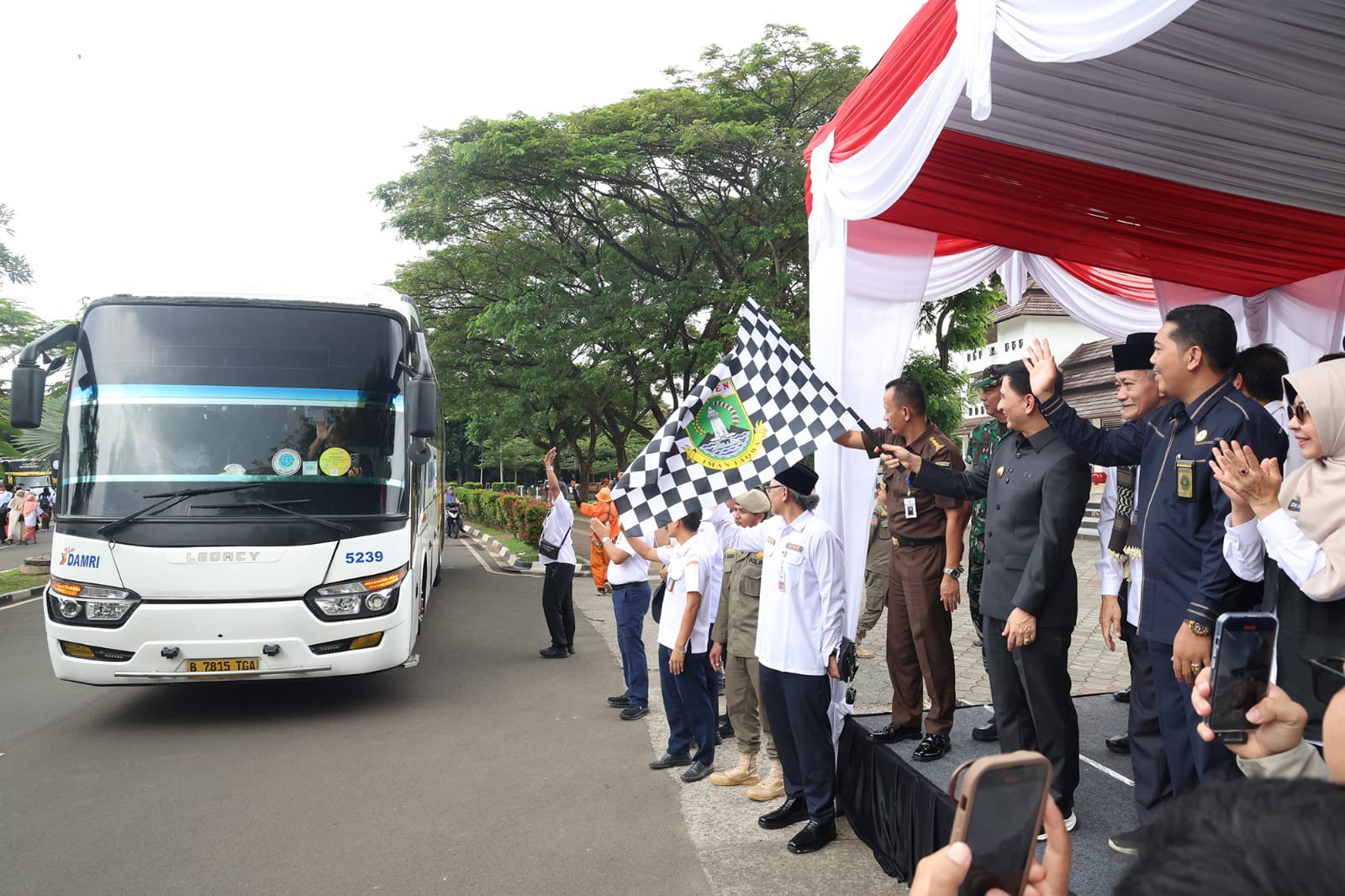 Wagub Banten A Dimyati Natakusumah Lepas Mudik Gratis 2025 Provinsi Banten