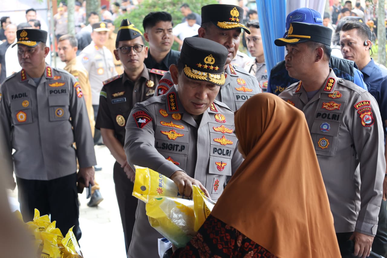 Kapolri Tinjau Distribusi Beras SPHP di Polda Banten