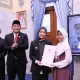 Bupati Ratu Zakiyah Lepas 19 Siswa Asal Kabupaten Serang Berangkat ke Sekolah Rakyat Tangsel