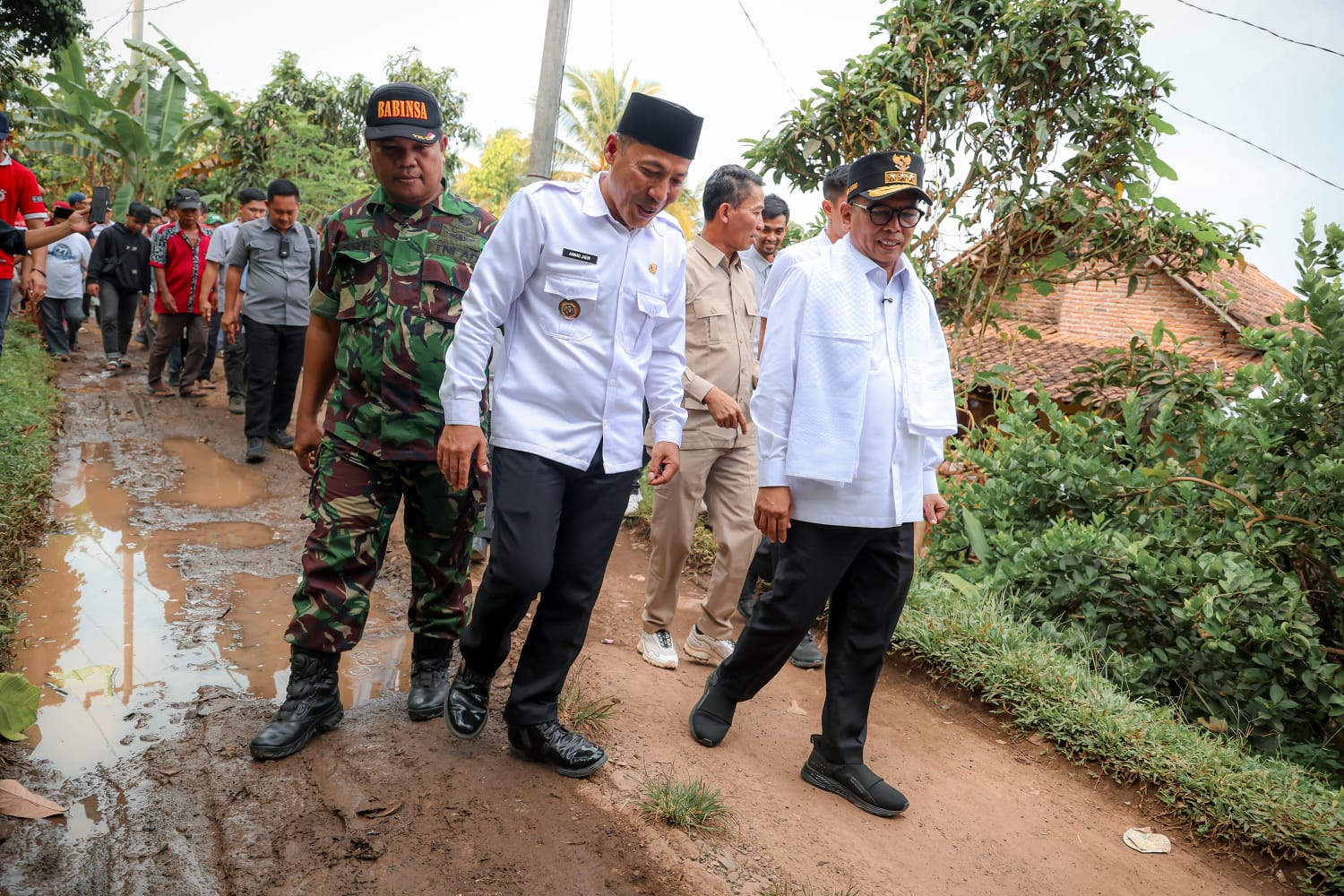 Gubernur Banten Tinjau Jalan Poros Desa di Lebak, Siap Dibenahi Lewat Program “Bang Andra