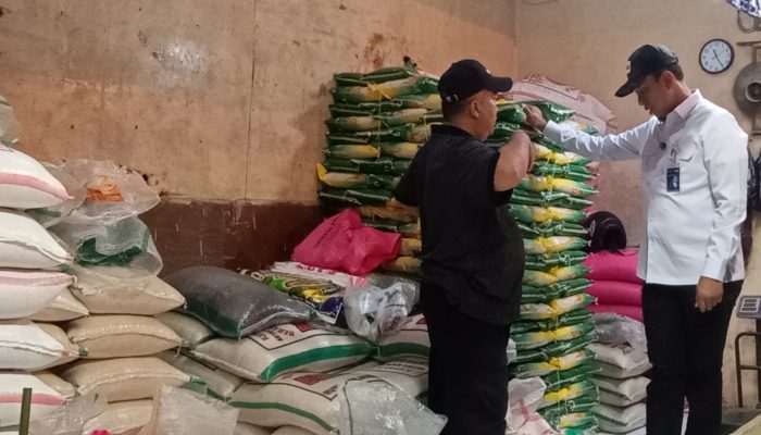 Cek Penyaluran Beras SPHP, Dirut Bulog Sidak ke Pasar Induk Rau Serang