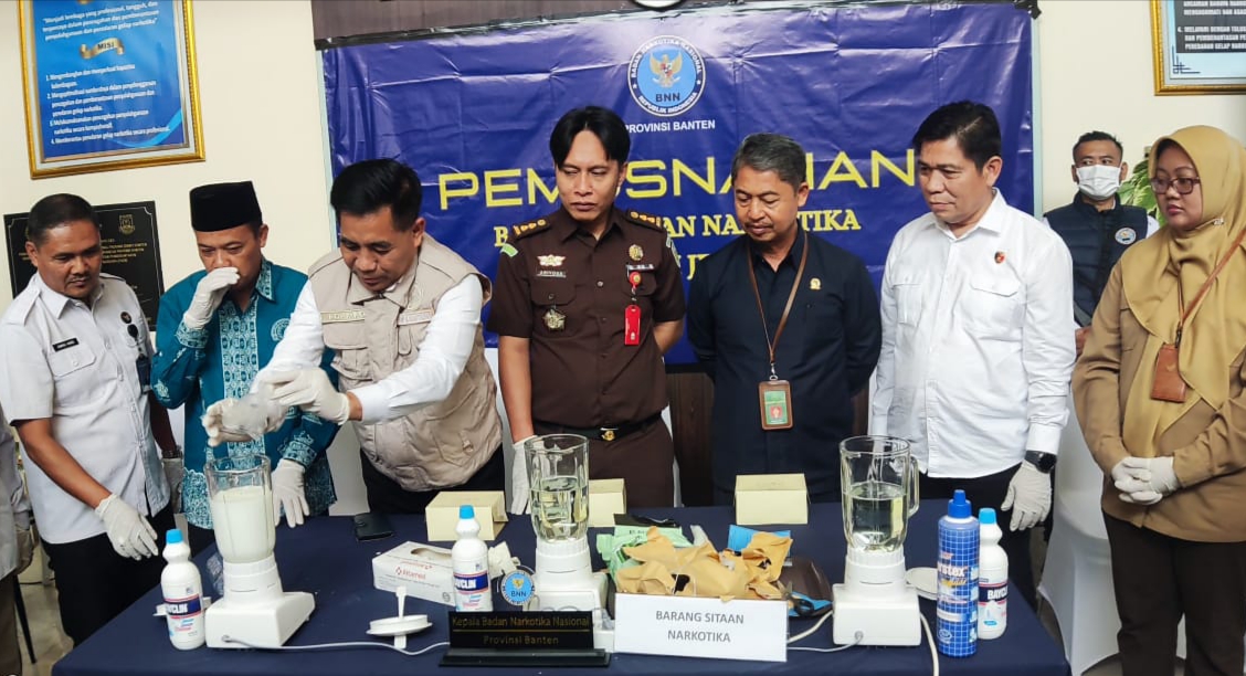 BNN Banten Musnahkan 1,1 Kilogram Sabu