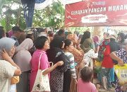 Warga Serbu Pasar Pangan Murah Polres Serang