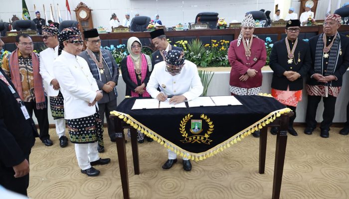 Sidang Paripurna HUT ke-25, Gubernur Andra Soni Tegaskan Arah Pembangunan Banten Berbasis Kolaborasi