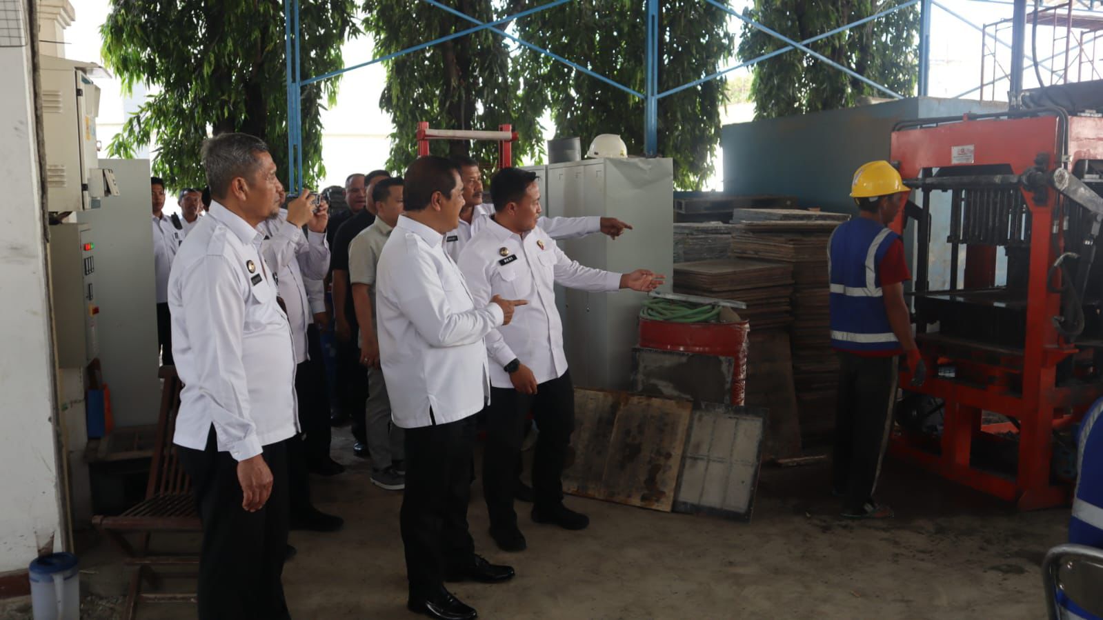 Warga Binaan Lapas Tangerang Produksi Paving Block Ramah Lingkungan, Kanwil Pas Banten Apresiasi Program Jawara Beton