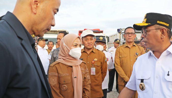 Bupati Serang Ratu Zakiyah Dampingi Gubernur dan Kapolda Sidak Truk ODOL di Bojonegara
