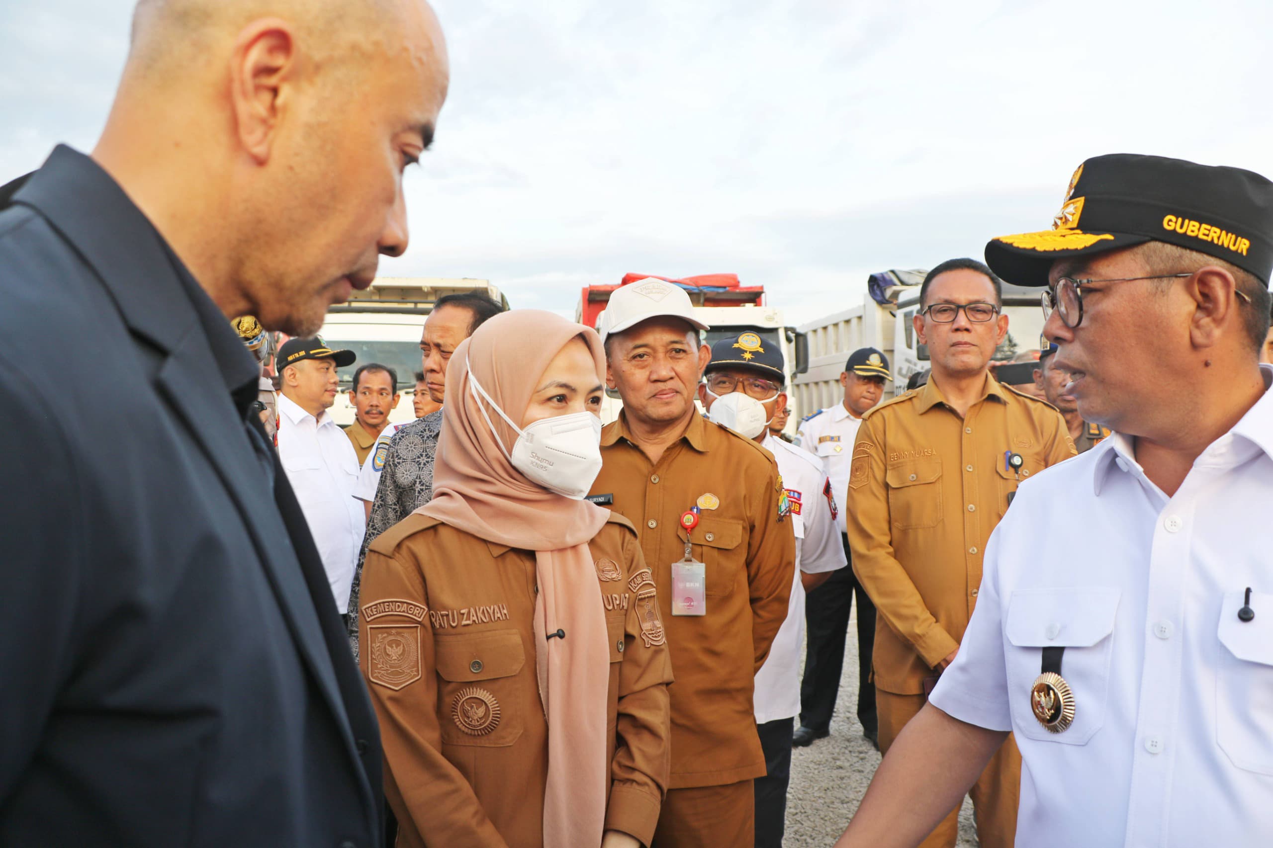 Bupati Serang Ratu Zakiyah Dampingi Gubernur dan Kapolda Sidak Truk ODOL di Bojonegara