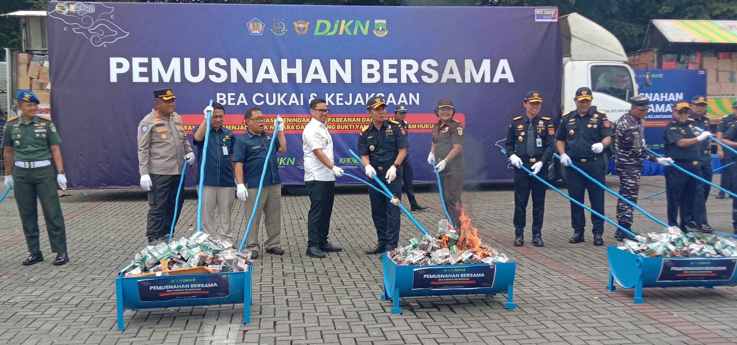 Rokok dan Miras Ilegal Senilai Rp53,7 Miliar Dimusnahkan Bea Cukai Banten