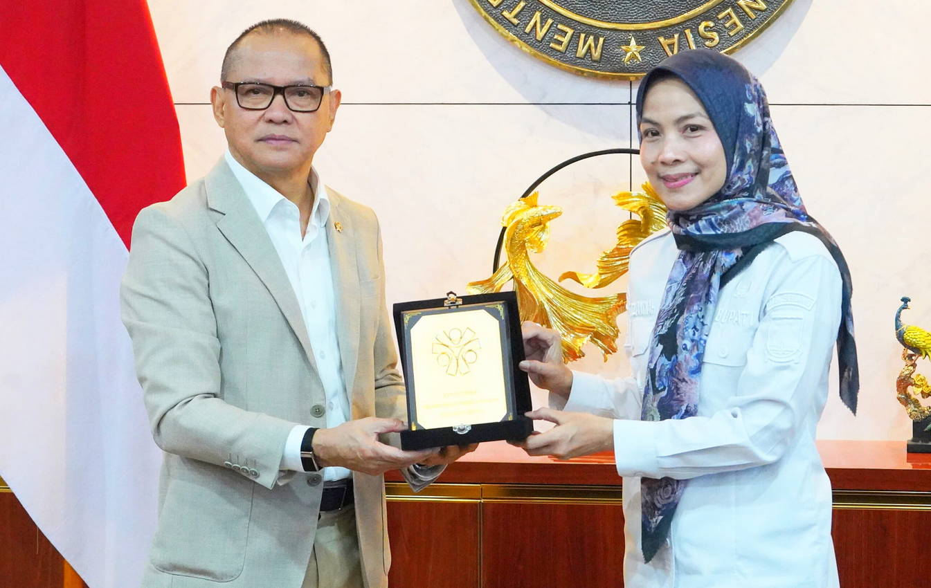 Penguatan Perlindungan Pekerja Migran: Bupati Serang Teken MoU Strategis dengan Menteri P2MI