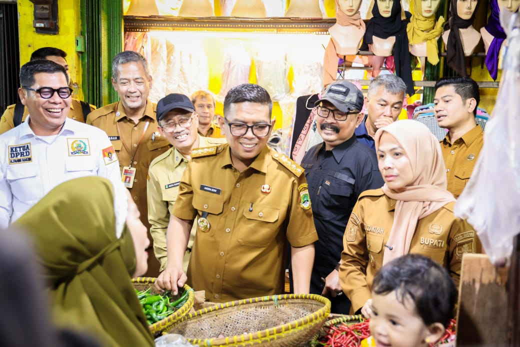 Jelang Nataru Gubernur Banten Tinjau Pasar Ciruas: Pastikan Stok Aman dan Harga Stabil  ​
