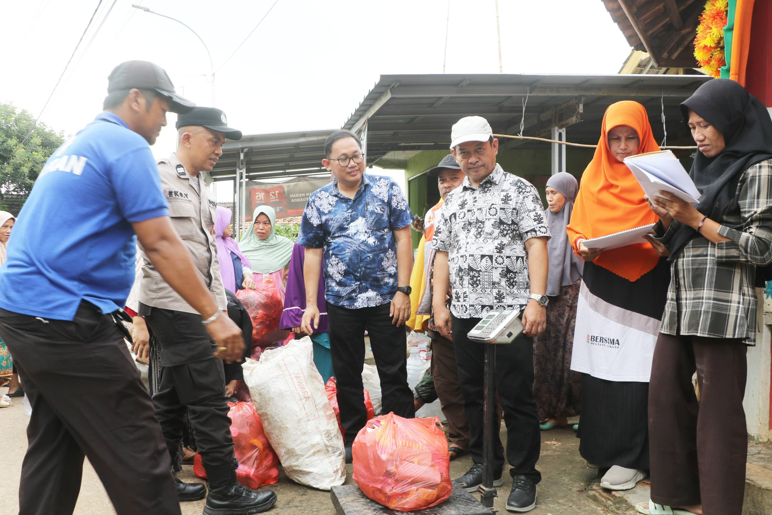 Wabup Serang Dorong Tiap Desa Punya Bank Sampah Perintis
