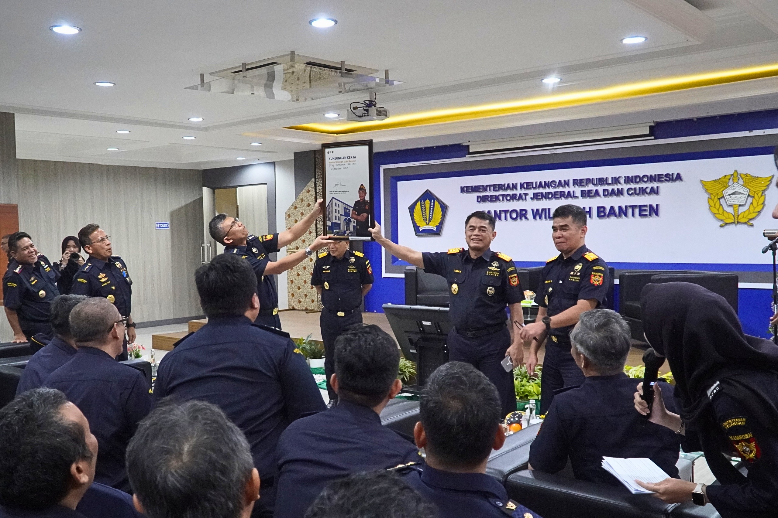 Dirjen Bea Cukai Perkuat Integritas dan  Apresiasi Kinerja Kanwil DJBC Banten