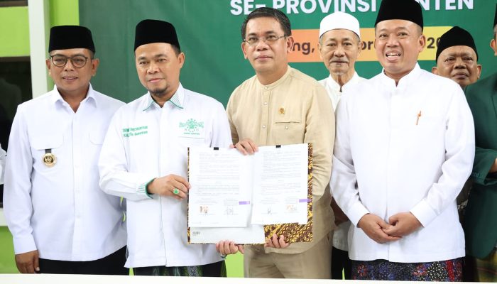 Menteri ATR/BPN Serahkan Sertifikat Tanah Wakaf di Banten, Pemerintah Percepat Kepastian Hukum Aset Umat