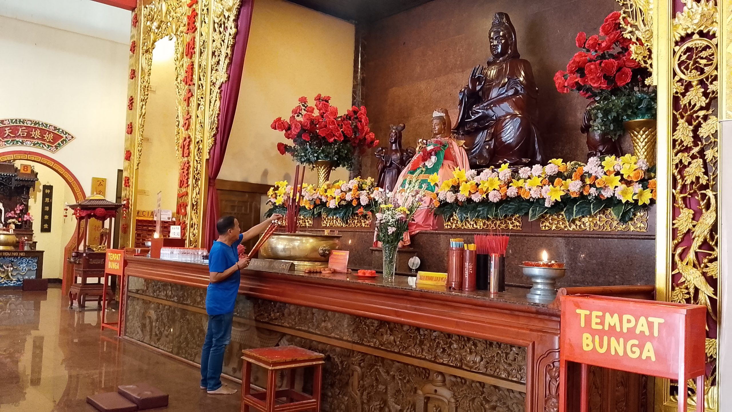 Sambut Imlek 2577, Warga Tionghoa Jalankan Tradisi Fangsheng