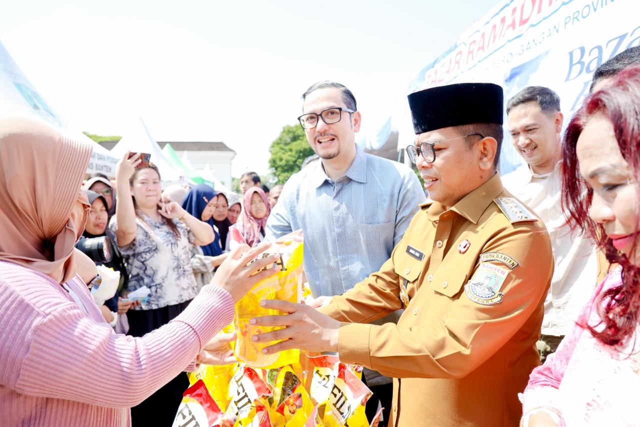 Bazar Ramadan Pemprov Banten Diserbu Warga, Minyak Goreng 2 Liter Dijual Rp 30 Ribu