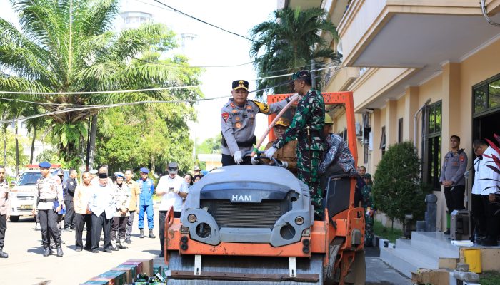 Polda Banten Musnahkan 7.733 Botol Miras Hasil Operasi Pekat Maung 2026