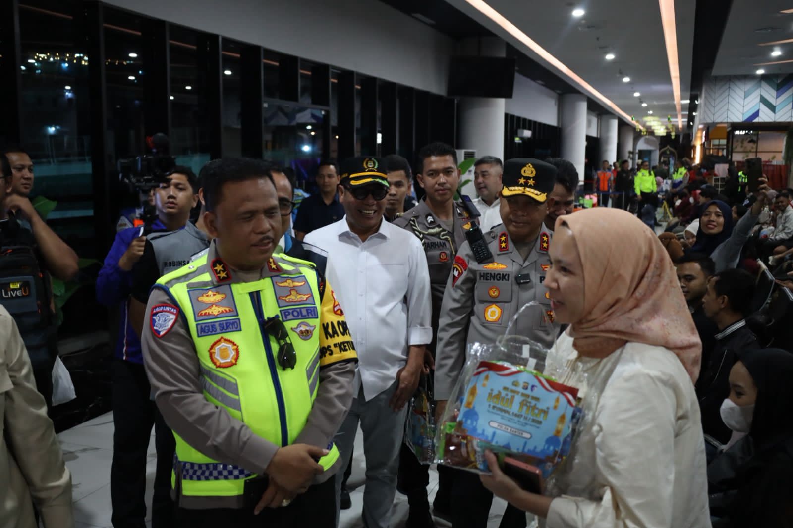 Menhub Tinjau Arus Mudik di Pelabuhan Banten, Lalu Lintas ke Merak Lancar