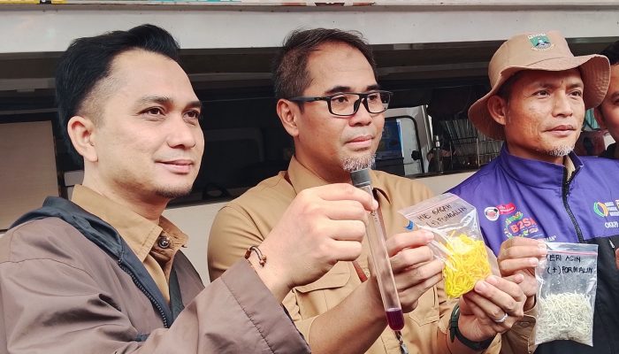 BPOM Temukan Mie Berformalin hingga Kerupuk Mengandung Rhodamin B di Pasar Rau