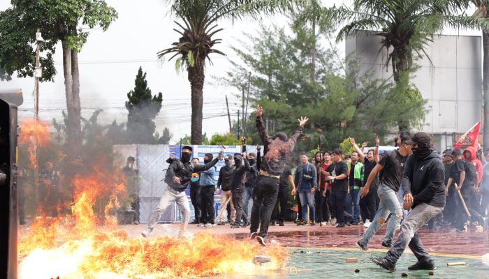 Polda Banten Gelar Simulasi Sispam Kota Jelang May Day 2026