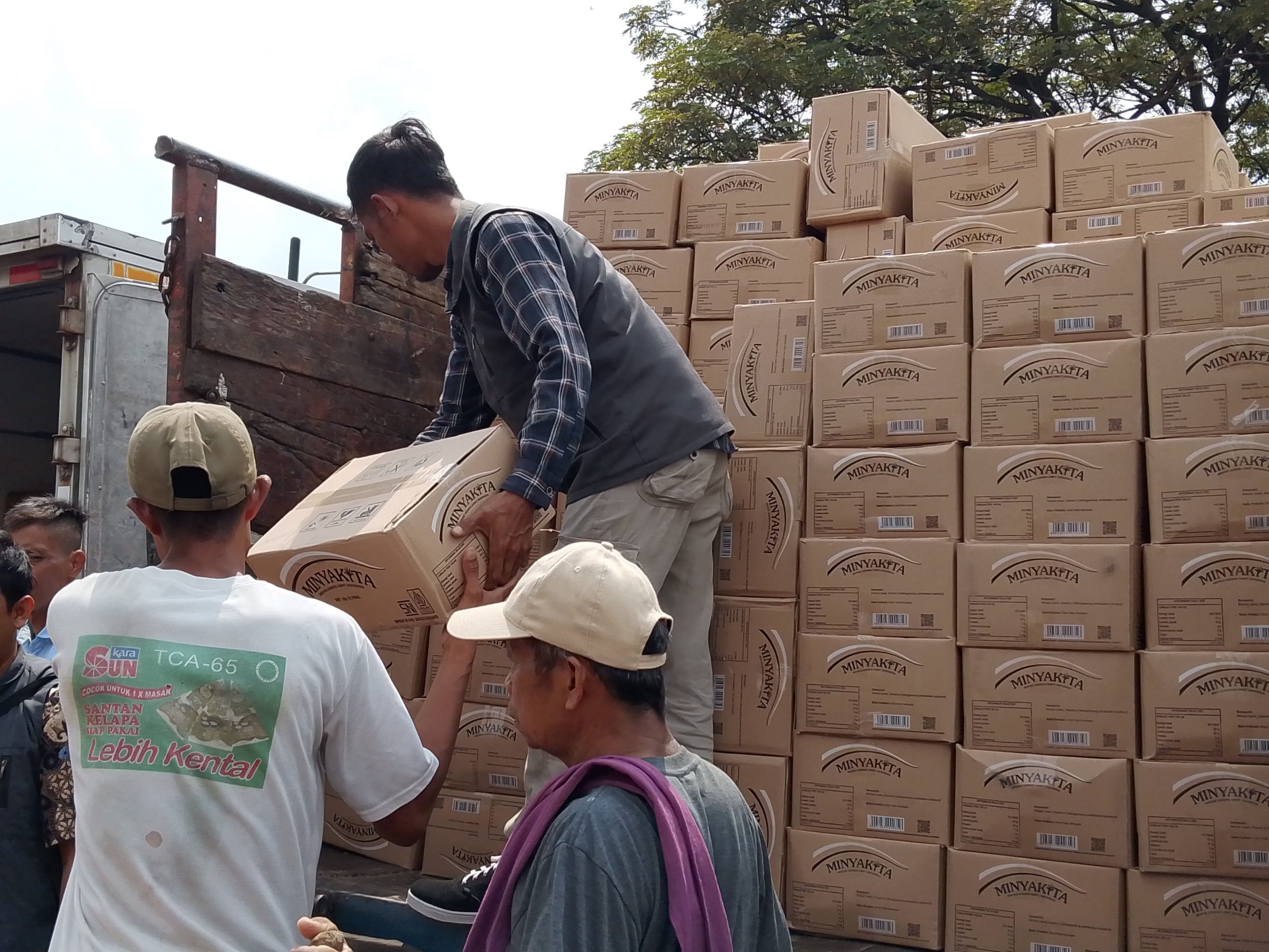 Bulog Serang Kebut Distribusi Minyakita, Pasokan Mulai Normal di Pasar Tradisional