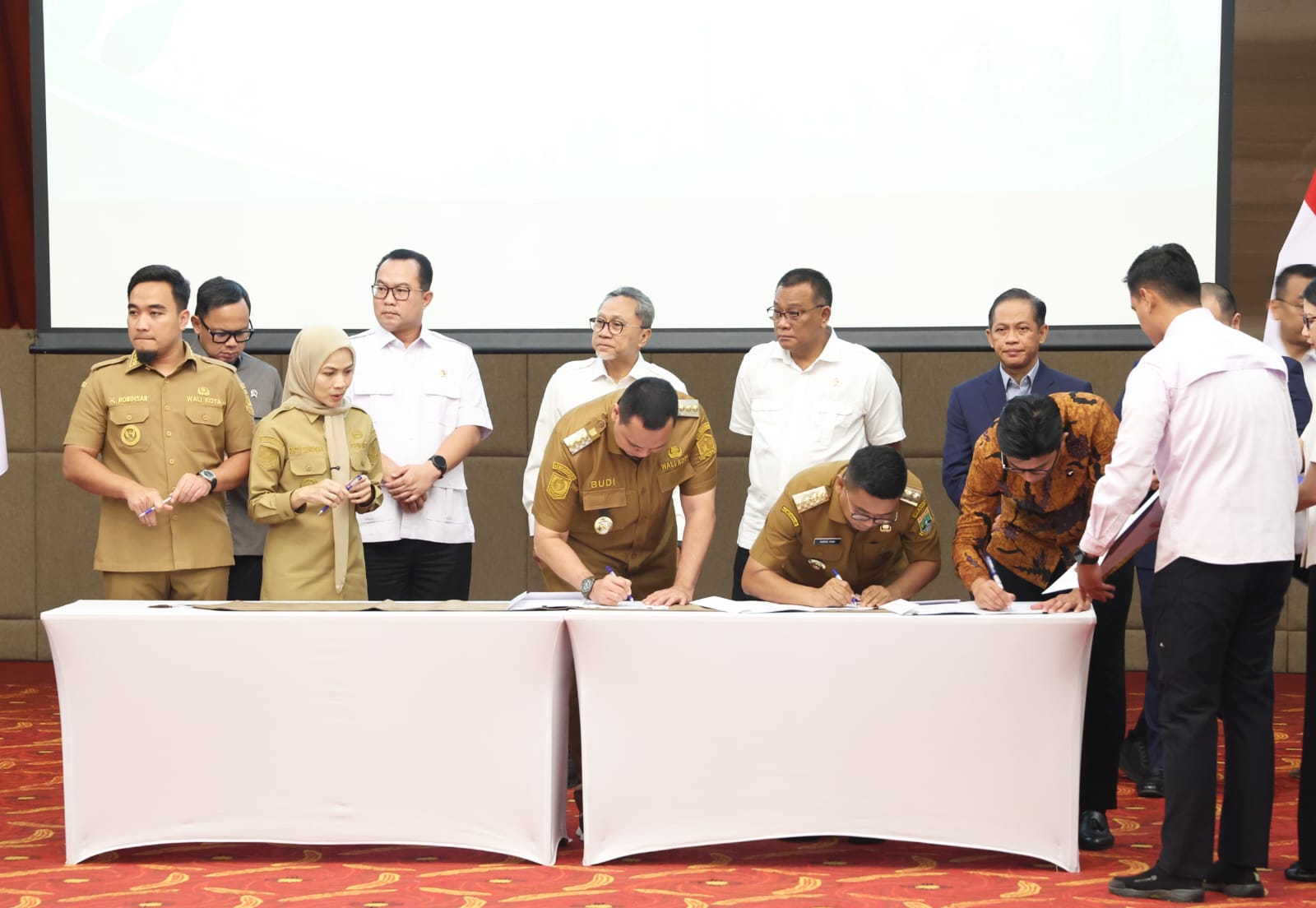 Andra Soni Teken Kerja Sama PSEL Serang Raya, Sampah Diolah Jadi Listrik