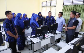 Andra Soni Tinjau SPMB di SMAN 1 Cilegon, Tegaskan Tak Ada Titip-Menitip Siswa