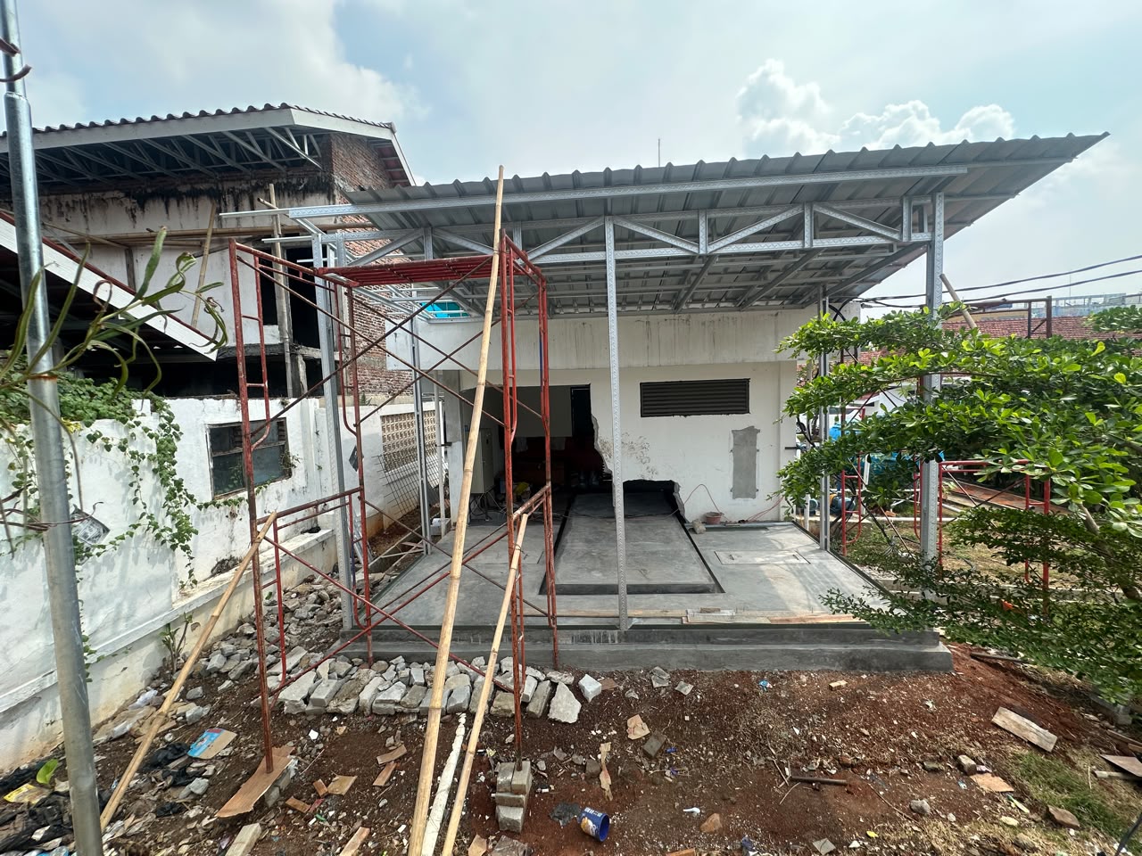 Warga Cipare Soroti Pembangunan Ruang Genset Bank Banten, Diduga Belum Ada Sosialisasi