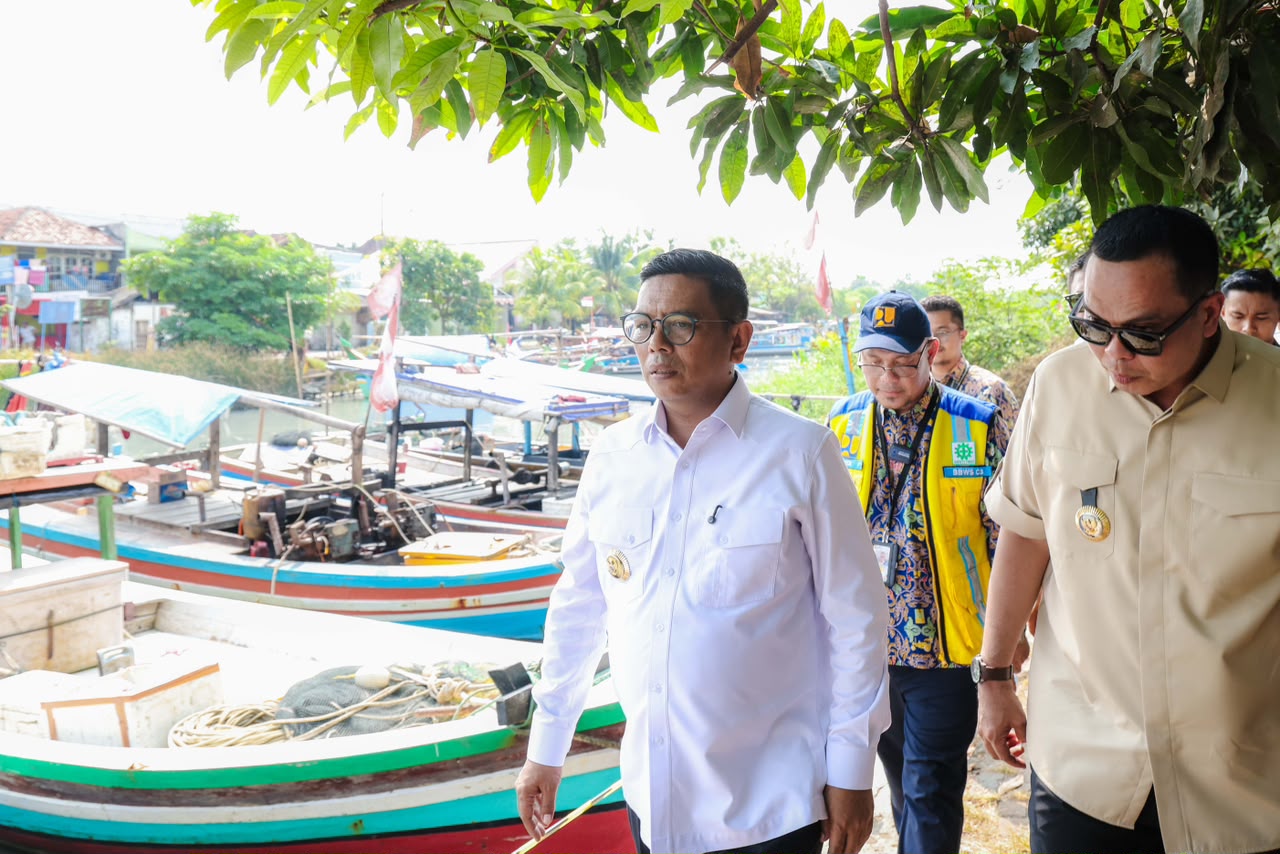 Andra Soni Tinjau Normalisasi Sungai Cibanten, Sedimentasi 190 Ribu Kubik dan 80 Bangkai Kapal Ditangani