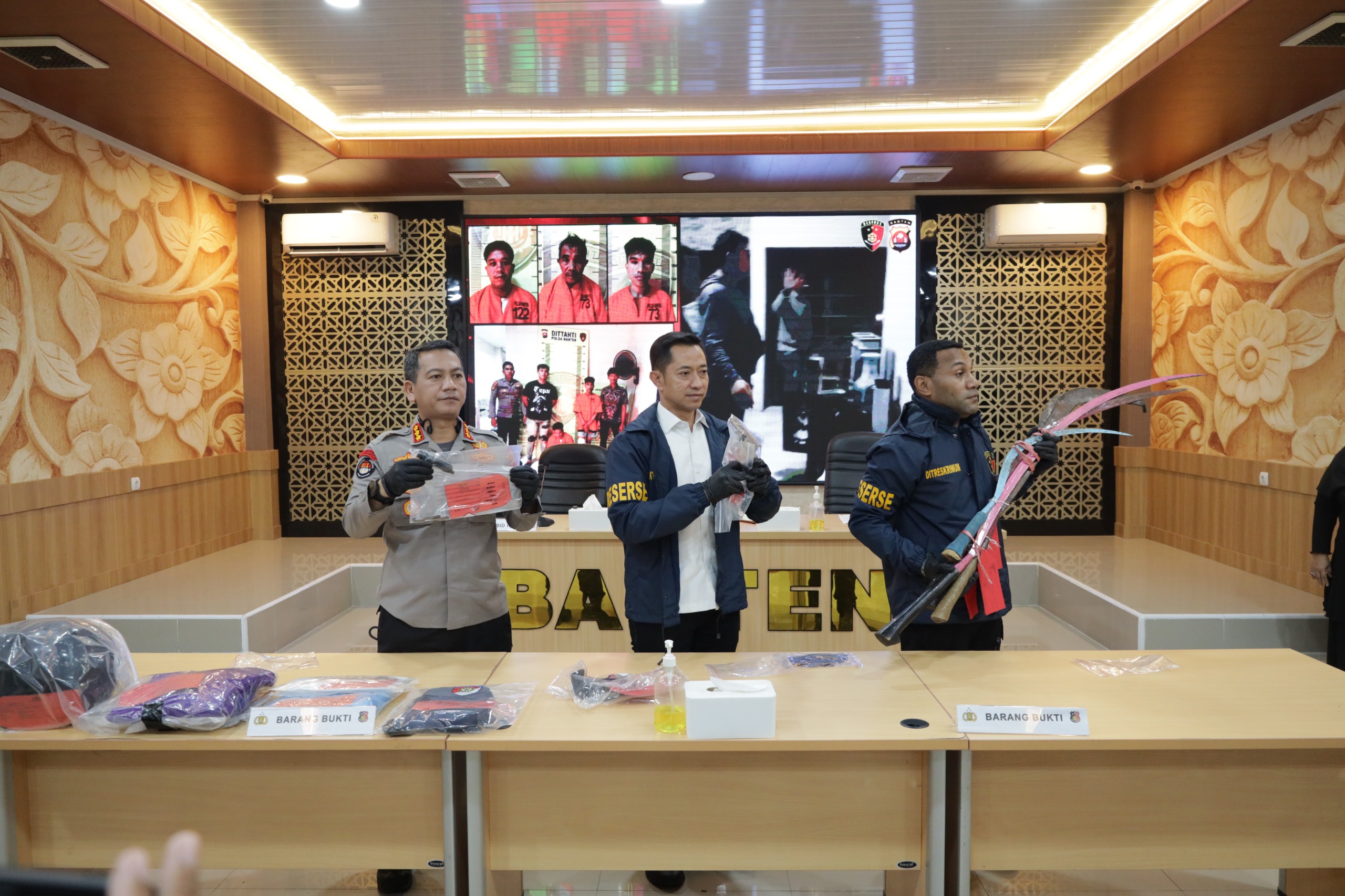 Pengungkapan 2 Kasus Curanmor di Banten, Polisi Sita 13 Motor Curian dan Revolver Rakitan