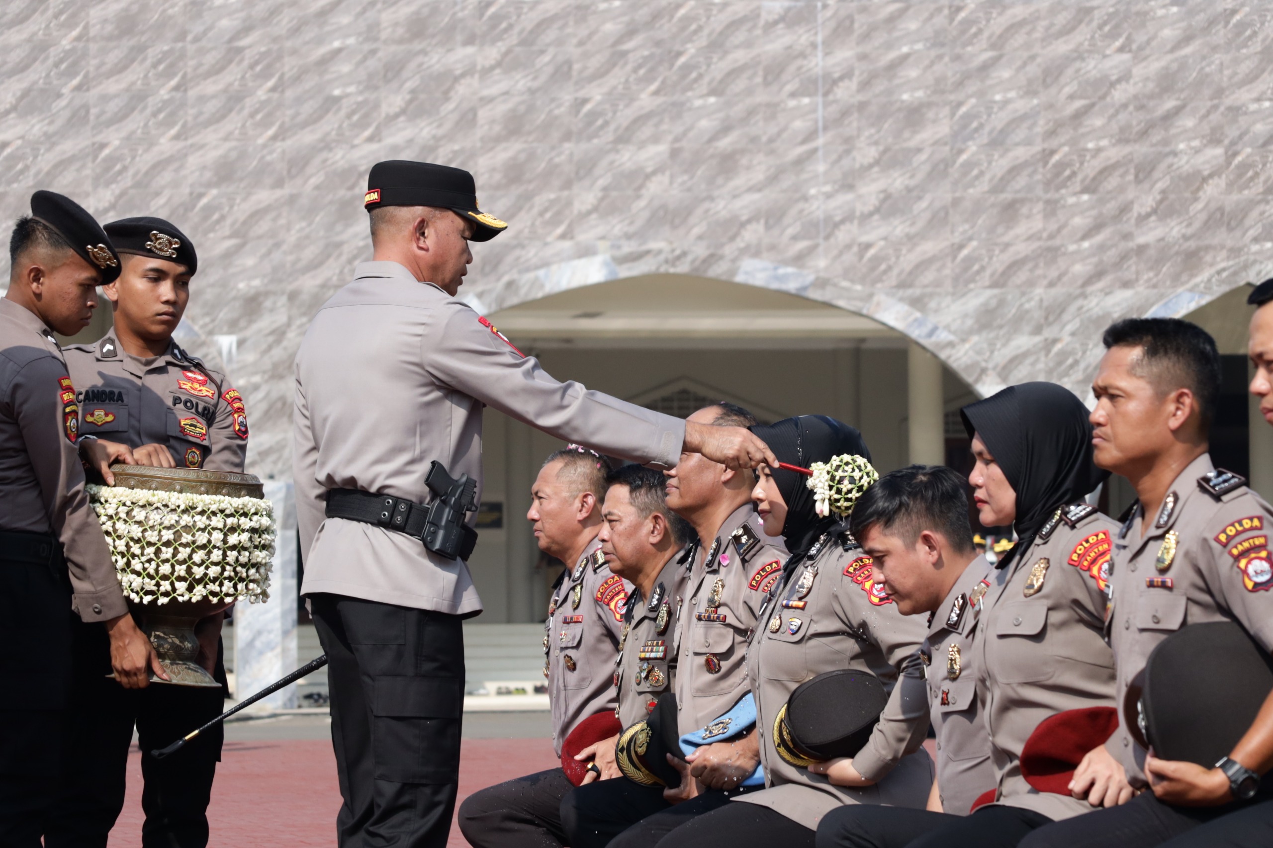 Polda Banten Terima Tanda Kehormatan Nugraha Sakanti dari Presiden Prabowo