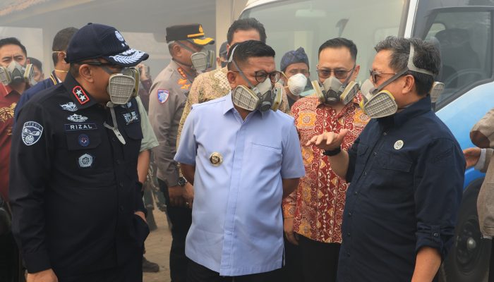 Gubernur Banten Tinjau Kebakaran TPA Jatiwaringin, Soroti Ancaman Gas Metana