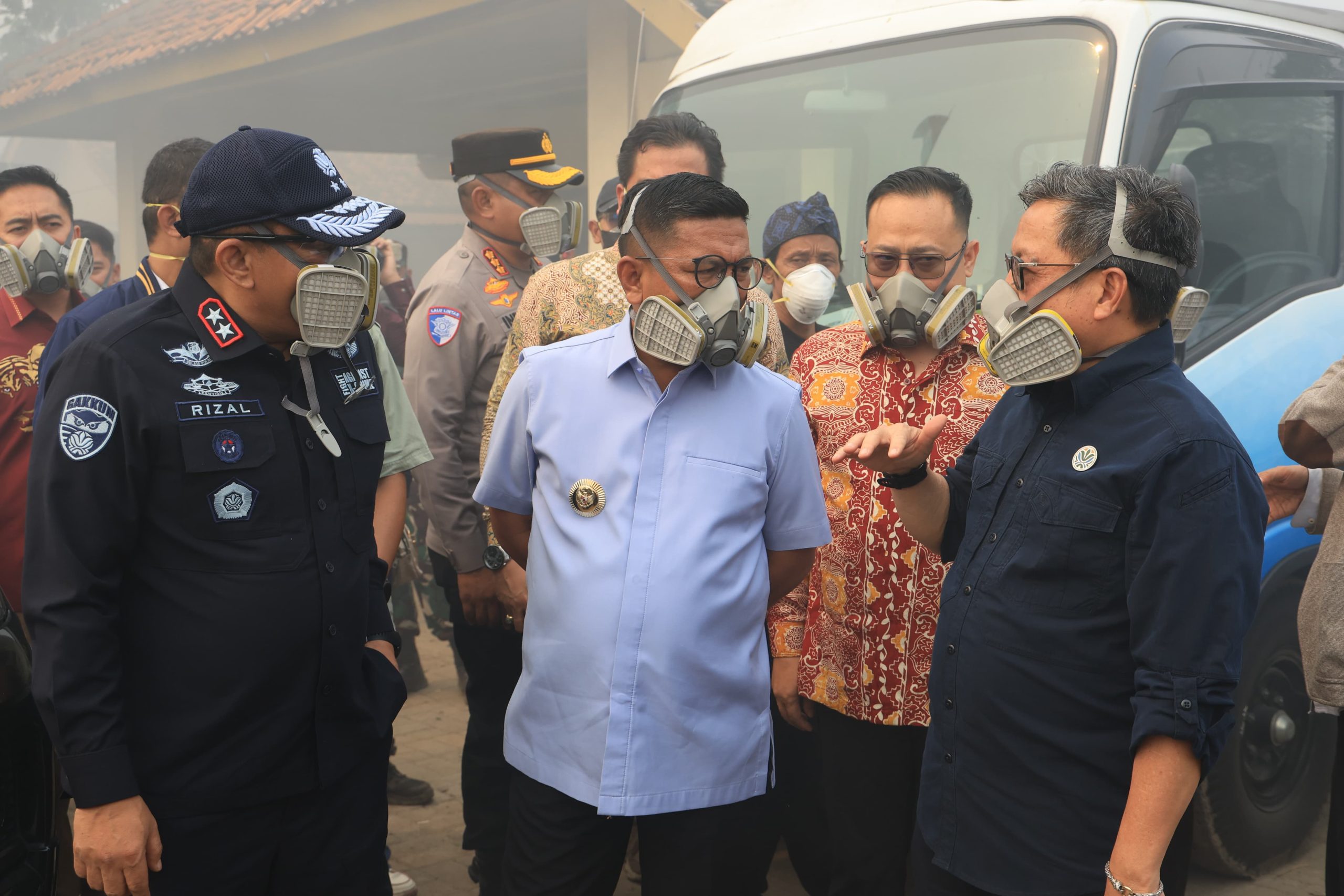 Gubernur Banten Tinjau Kebakaran TPA Jatiwaringin, Soroti Ancaman Gas Metana