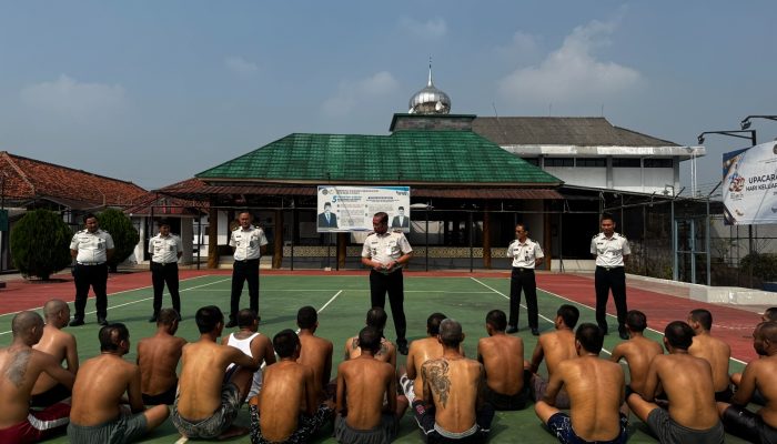 Kalapas Serang Beri Arahan Pada Warga Binaan Mapenaling, Tekankan Kepatuhan dan Zero HALINAR
