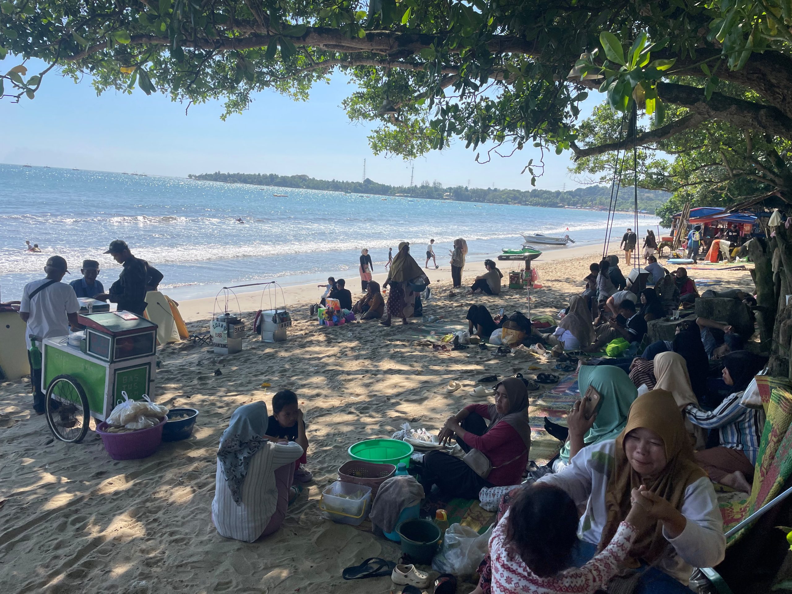 Wisata Anyer-Carita Tetap Ramai Meski Gunung Anak Krakatau Siaga, BPBD: Jangan Panik