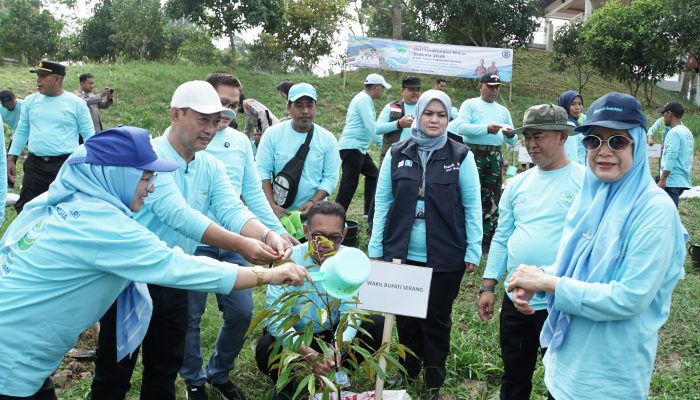 Wabup Serang Ajak Warga Jaga Lingkungan, Tanam 500 Pohon dan Tebar 500 Bibit Ikan