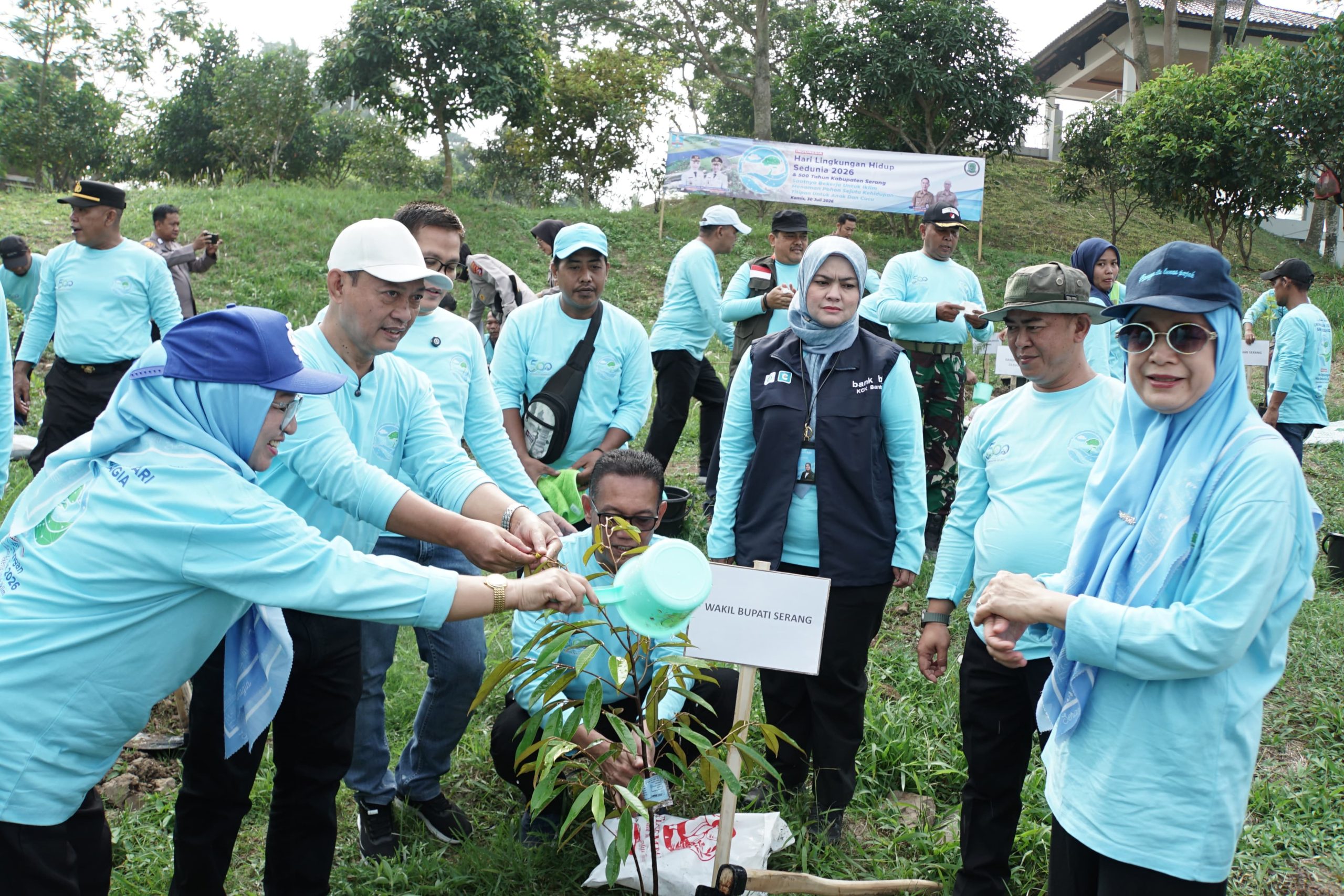 Wabup Serang Ajak Warga Jaga Lingkungan, Tanam 500 Pohon dan Tebar 500 Bibit Ikan
