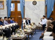 Bupati Serang Ratu Zakiyah Lepas 20 Peserta Pendidikan Kaligrafi ke Lemka Sukabumi Bupati Serang Ratu Zakiyah Lepas 20 Peserta Pendidikan Kaligrafi ke Lemka Sukabumi