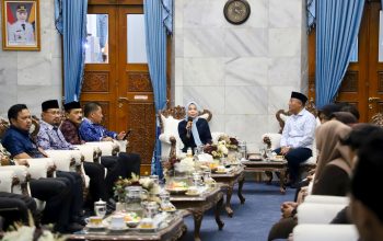 Bupati Serang Ratu Zakiyah Lepas 20 Peserta Pendidikan Kaligrafi ke Lemka Sukabumi